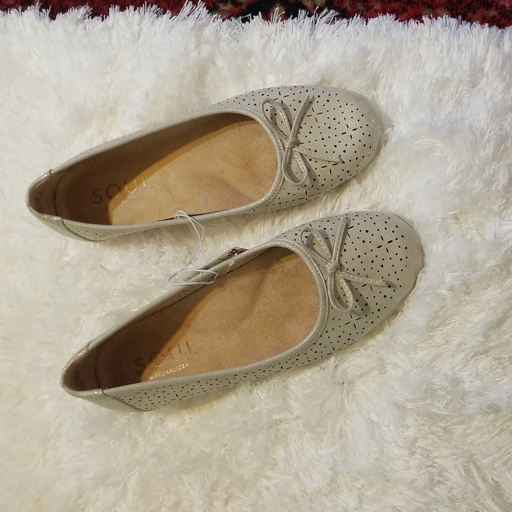 SOUL Naturalizre NWOT sliver flats